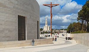 305px-Santuário_de_Fátima_by_Juntas_3